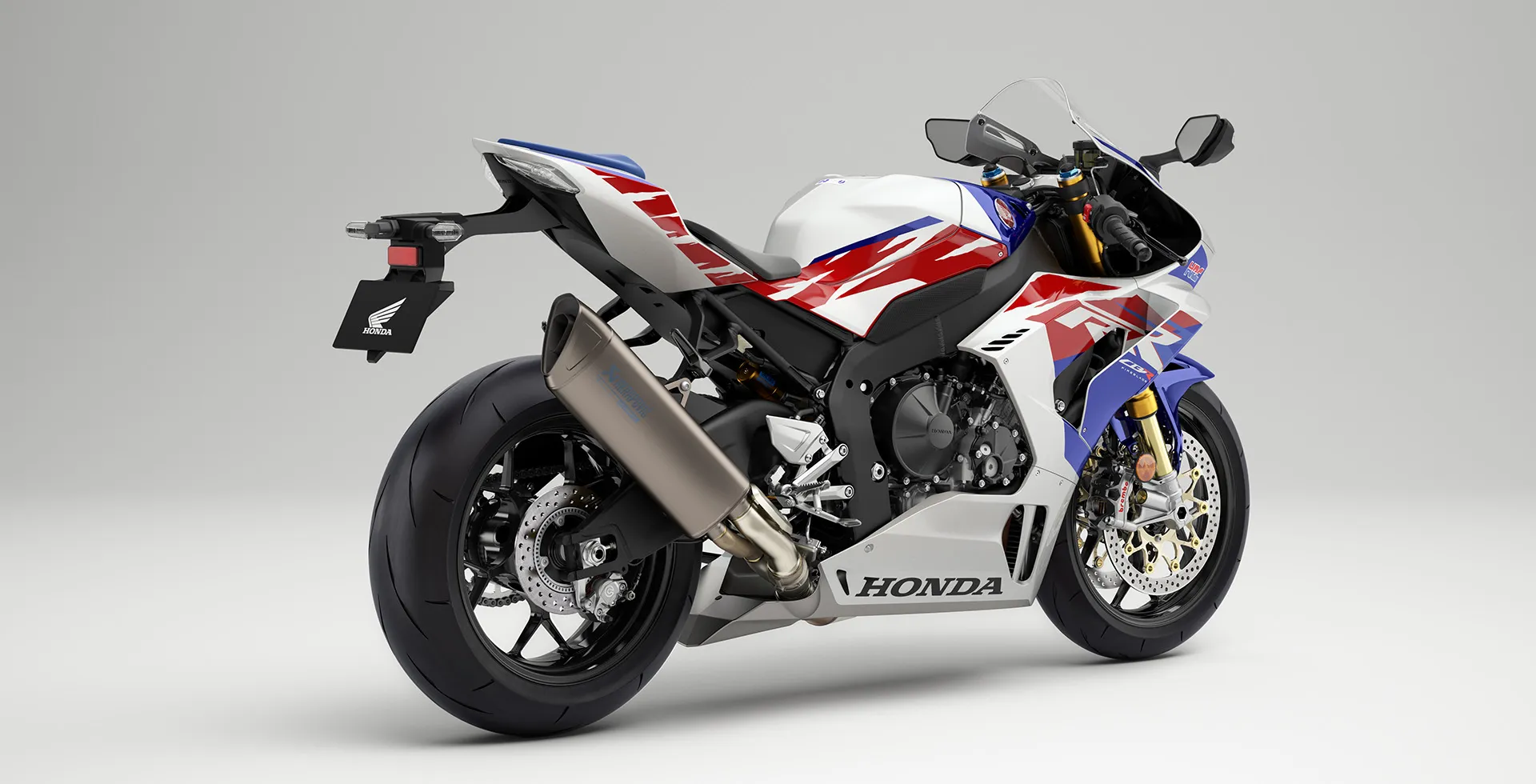 2022_CBR1000RR-R_ED_studio_SP_30th_Rh-RrQ_L